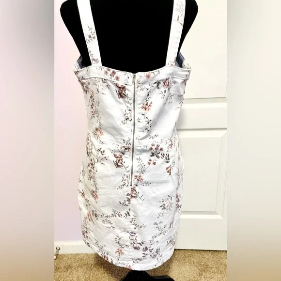Floral Denim White Dress No Boundaries NWOT Zipper Back Silver Buttons - Picture 2 of 3